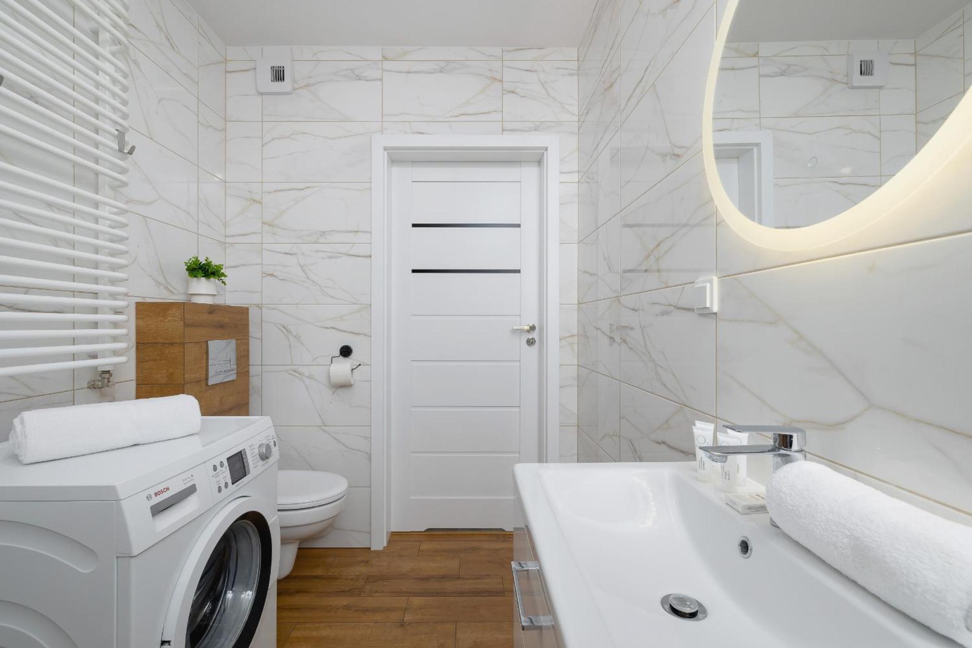 Modern Apartment With Parking Near Tauron Arena By Rent Like Home Kraków Exteriör bild