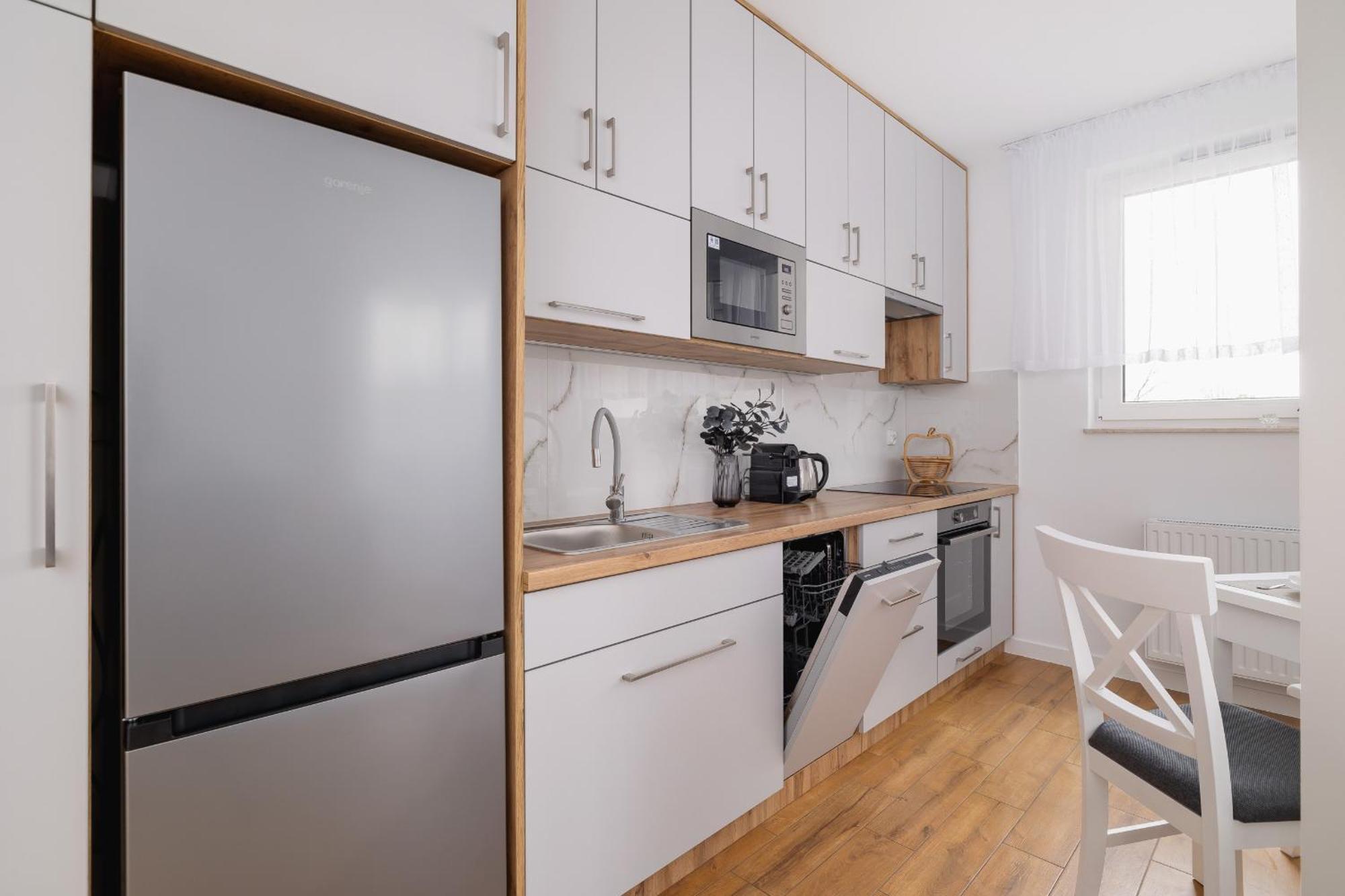 Modern Apartment With Parking Near Tauron Arena By Rent Like Home Kraków Exteriör bild